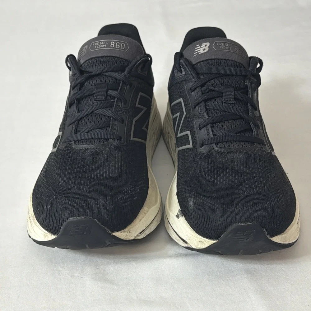 New Balance 860 Men's Black‎ and White Athletic Shoes size 12.5 D Comfy Gym Shoe